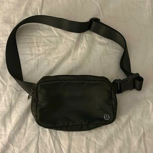 Lululemon camo belt bag Fanny pack